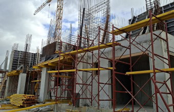 Иностранная рабочая сила на стройках Израиля: как дефицит рабочих влияет на цены на недвижимость