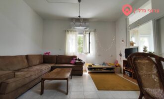 3.5  חדרים  דירה