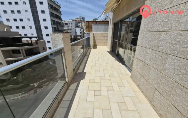 5 комн. квартира, Продажа, Бат-Ям, Харав Кокис