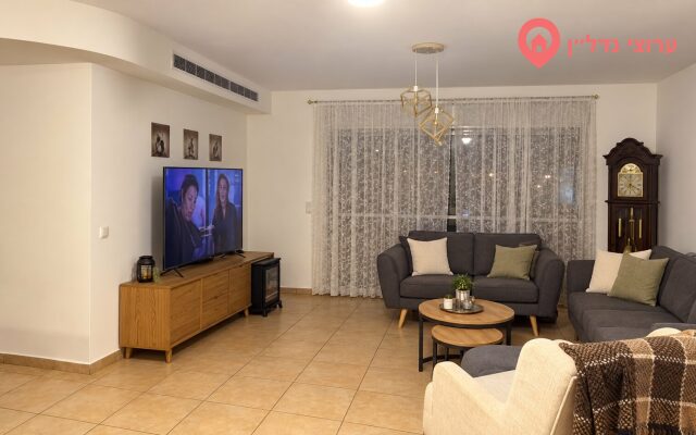 5 комн. квартира, Продажа, Реховот, Шдерот Макс Ве'ампро Шейн