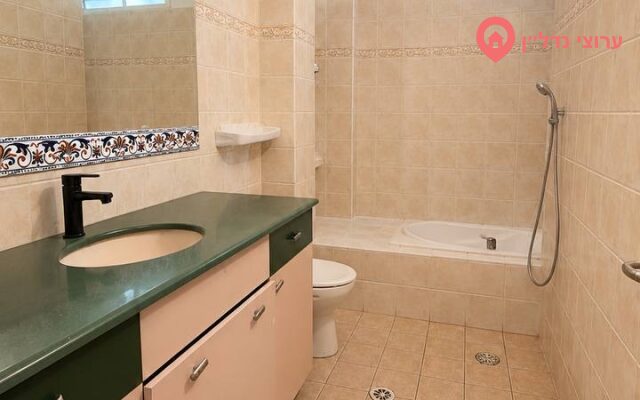 4 комн. квартира, Аренда, Ришон-ле-Цион, Роках