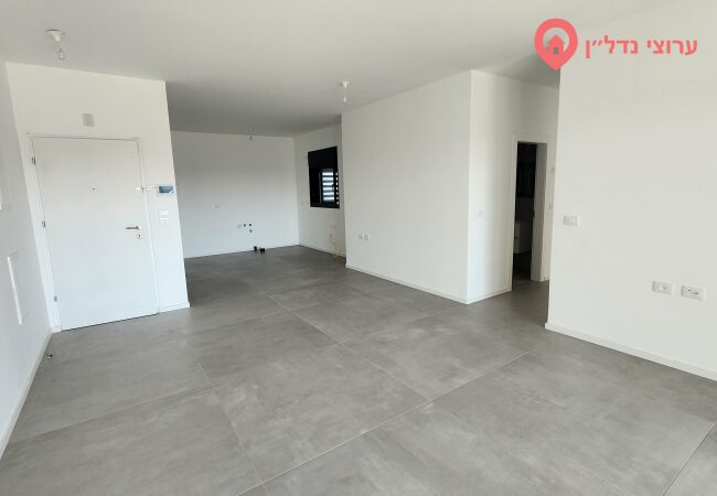 דירה 6 חדרים, מכירה, חולון, אורי אלמוג — תמונה 2 מתוך 8