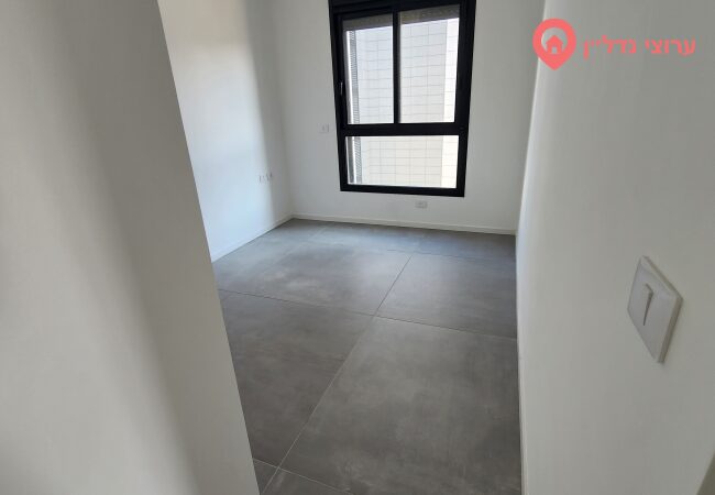 דירה 6 חדרים, מכירה, חולון, אורי אלמוג — תמונה 5 מתוך 8