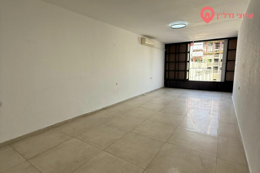 4 комн. квартира, Продажа, Бат-Ям, Жаботинский, фото 1 из 8