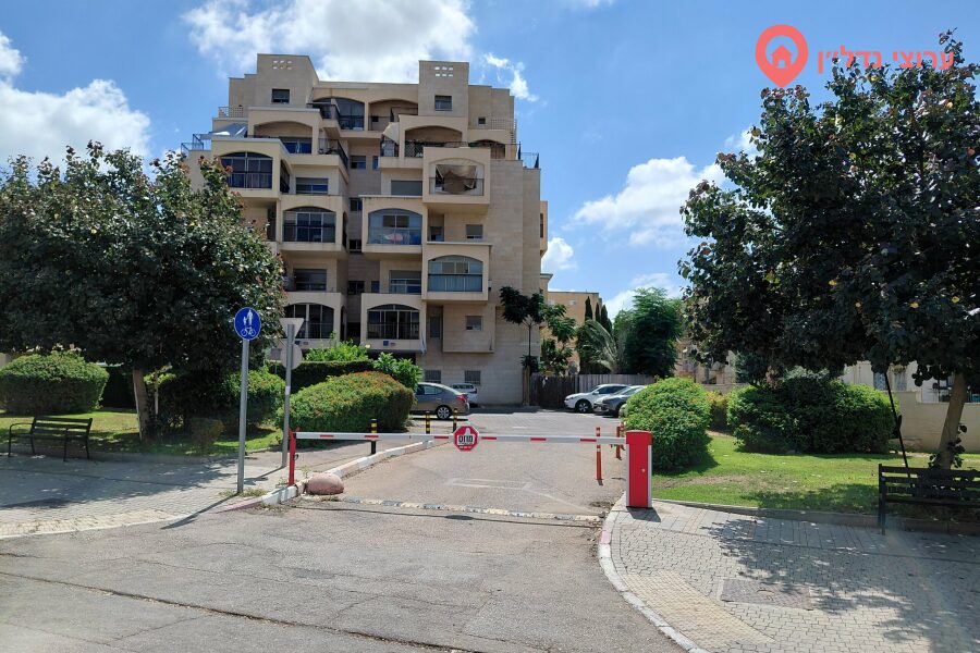 5.5 комн. квартира с участком, Продажа, Тират-Кармель, лхи — фото 1 из 11