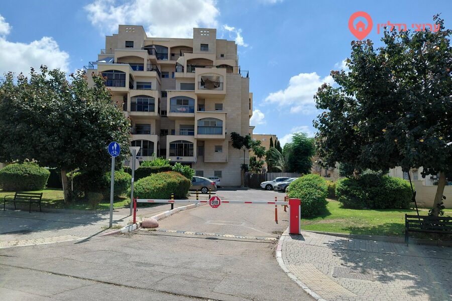 5.5 комн. квартира с участком, Продажа, Тират-Кармель, лхи, фото 1 из 10