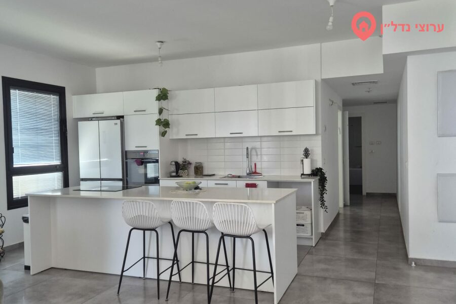 4 комн. квартира, Продажа, Бат-Ям, Ха-комемиют, фото 1 из 7
