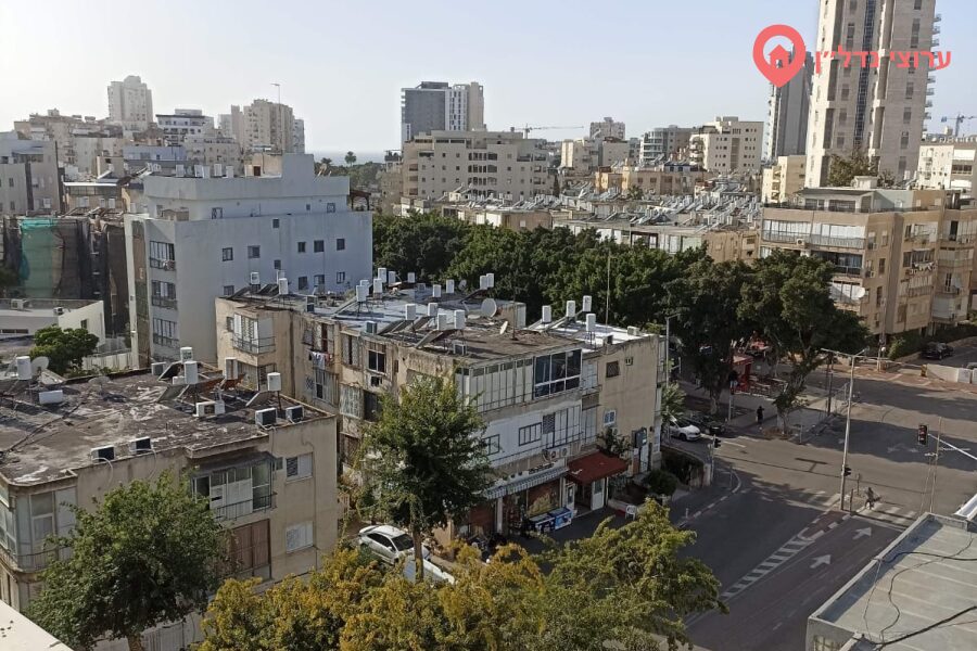 5 комн. квартира, Аренда, Бат-Ям, Харав Узиел — фото 2 из 10