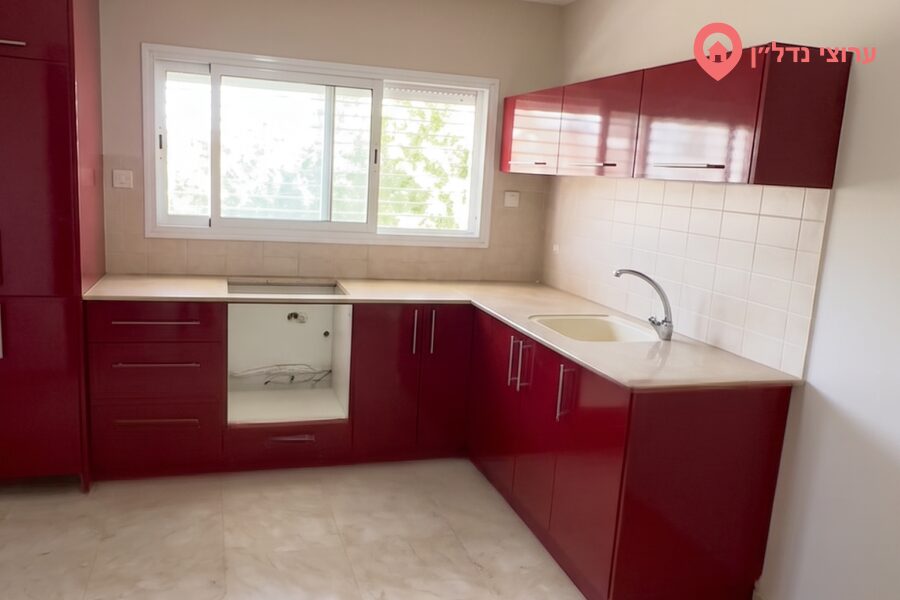 4 комн. квартира, Аренда, Кирьят-Ата, פלמח 5 קריית אתא — фото 1 из 11
