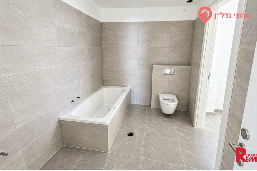 4 комн. квартира, Продажа, Бат-Ям, Йоханан Хасандлар, фото 8 из 9